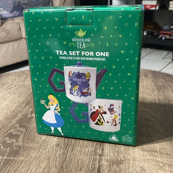 Disney Parks Alice Wonderland Tea Set For One Mug Teapot Tea New With Box - Picture 5 of 6